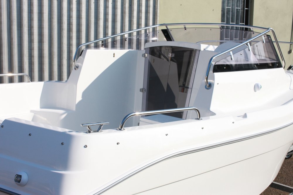 Kajutová loď FLIPPER CABIN