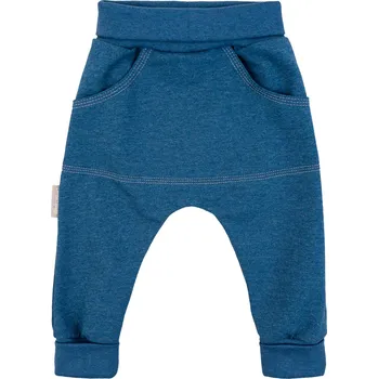 modré tepláčky z recyklované bavlny