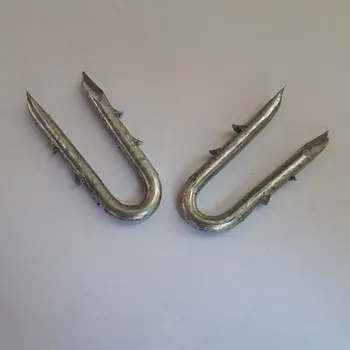 Pletivo Zinkovaná skoba k upevnění ostnatého drátu, spona na ohradní pletivo 4x40 mm balení 5 kg