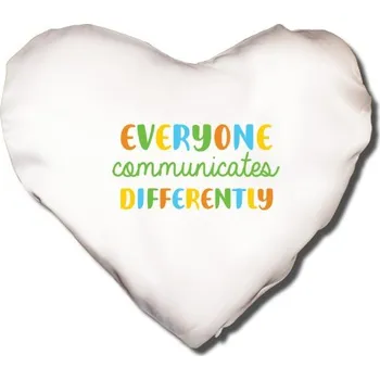 Polštář Polštář SRDCE s potiskem Everyone communicates differently