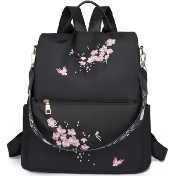 Městský batoh Dámský černý batoh 2v1 s výšivkami květin Barva: Černá