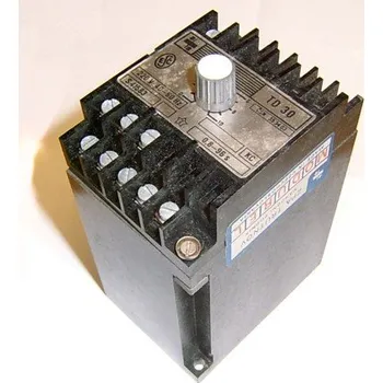 Relé Časové relé TD30 KC 220V 22sec