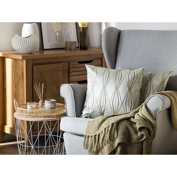 Bytový textil Sada 2 dekorativních polštářů, šedý, geometrický diamantový vzor 45 x 45 cm s výplní Beliani