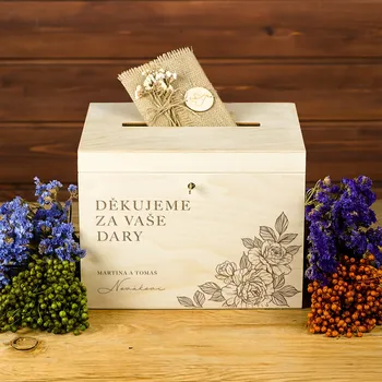 Úložný box Dřevia Dřevěná svatební truhla na přání – Děkujeme za vaše dary s iniciály novomanželů