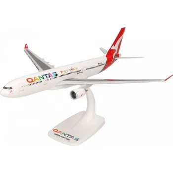 Cizojazyčná kniha 1:200 Airbus A330-203, Qantas Airways, Pride is in the Air Colors (Snap-Fit)