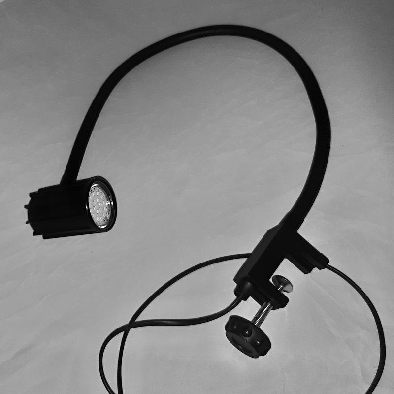 LED svítilna s ohebným krkem
