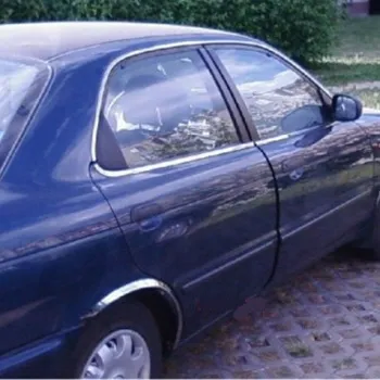 Blatník karosérie Lemy blatniku Suzuki Baleno 1994-2003