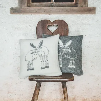 Polštář Wooline Vlněný polštář s motivem tulících se losů