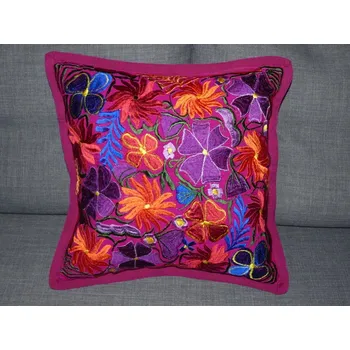 Dekorativní polštářek Polštář vyšívaný (květy, růžovofialový, 48x48 cm)