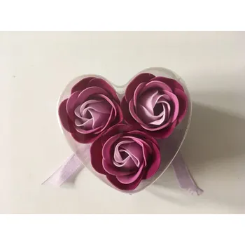 umělá květina Mýdlové levandulové růže v srdíčku – dárková sada