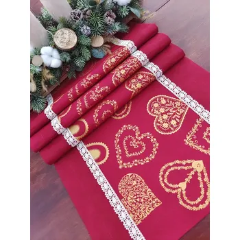 Vánoční dekorace Běhoun vánoční - zlatá srdíčka malovaná na vínové v kombinaci s vínovým mramorem