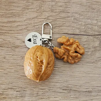 Vlašský ořech přívěsek na klíče