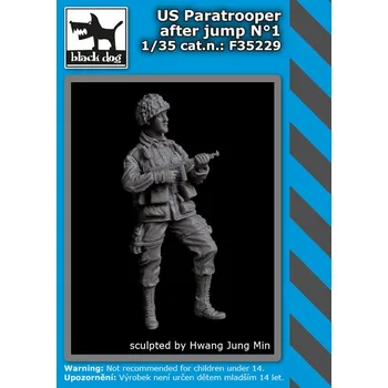 Plastikový model Blackdog 1/35 US paratrooper after jump No.1 (1 fig.)