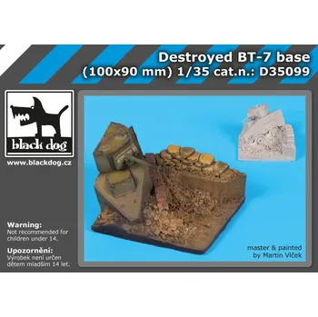 Plastikový model Blackdog 1/35 Destroyed BT-7 base (100x90 mm)