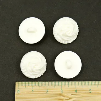 Knoflík Knoflík ozdobný bílá růže