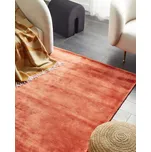 Koberec oranžový viskózový 140 x 200 cm všívaný s krátkým vlasem moderní design obývací pokoj Beliani