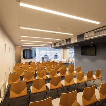 Lampička The Light Group SLC LED pásek s plným spektrem CRI 98, 5 m IP20 2 700 K - Vzdálenost mezi jednotlivými LED diodami 0,83 cm bílá LED 48 W celkem - Doprava zdarma