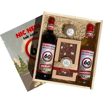 Dárkový potravinový koš Dřevěná bedna k 60. narozeninám – víno, čokoláda a dárek pro oslavu