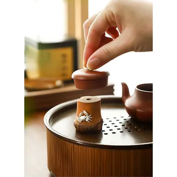 Konvice na čaj Přírodní bambusový stojan na pokličku konvice + kadidlová zásuvka - krab