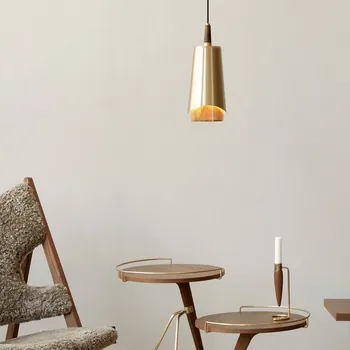 Audo Copenhagen Audo Umanoff závěsné světlo mosaz a ořechové dřevo - průměr vnitřního stínidla 11 cm mosaz, ořech 1 x 40 W - Doprava zdarma