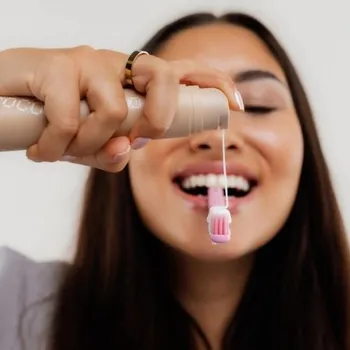 Dentální hygiena Zubní pasta Vanilka Hello Coco 60g