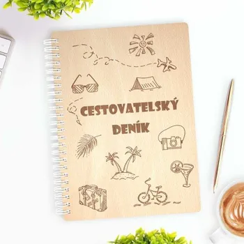 Blok Nina Svitlíková Dřevěný blok - Cestovatelský deník A5