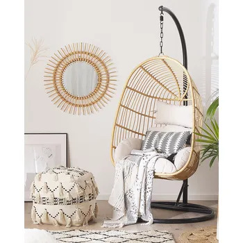 Křeslo Závěsné křeslo přírodní ratanové houpací křeslo kovový černý rám boho styl Beliani
