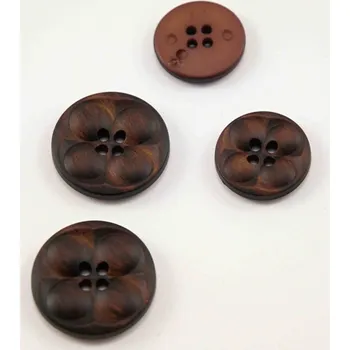 Knoflík Dírkový knoflík - hnědý čtyřlístek - imitace dřeva - průměr 2,5 cm
