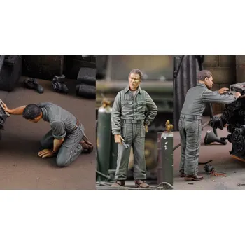 Plastikový model Royal Model 1/35 Mechanics-3 fig.