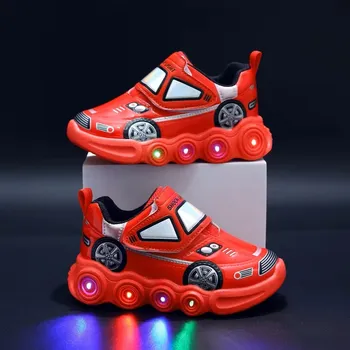 Dětská treková obuv Sneakersky pro kluky s motivem autíčka (vel. 21-30 EUR) - svítící, na robustní podešvi Barva: Červená, Velikost EUR: 29