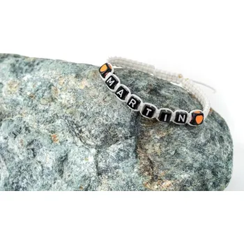 Náramek WUX Bílý macrame náramek jméno se srdíčky VELIKOST NÁRAMKU: Pánská....18cm, BARVA SRDÍČKA: Oranžové srdíčko, PRŮMĚR PROVÁZKU: Ø 1mm