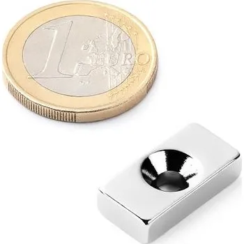 Dekorativní magnet Neodymový magnet kvádr 20&nbsp;×&nbsp;10&nbsp;×&nbsp;5&nbsp;mm, s&nbsp;otvorem M3,5, síla 5,2&nbsp;kg