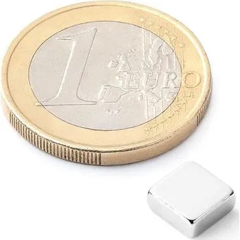Dekorativní magnet Neodymový magnet kvádr 7&nbsp;×&nbsp;7&nbsp;×&nbsp;3&nbsp;mm, síla 1,3&nbsp;kg