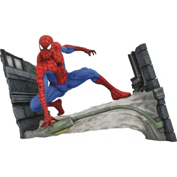Diamond Select Spider-Man Webbing…
