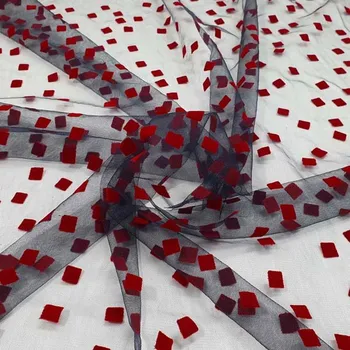 Tyl modrý, červené čtverečky, š.150