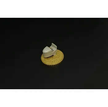 Plastikový model Brengun 1/144 UK Flight Deck Tractor Clarkat type B