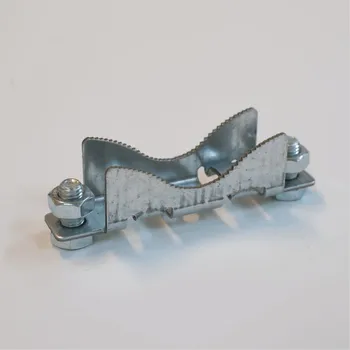 Dopravní značení Objímka k uchycení na veřejné osvětlení Upínací svorka 1 ks