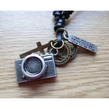 Náhrdelník Fotoaparátu kožený náhrdelník