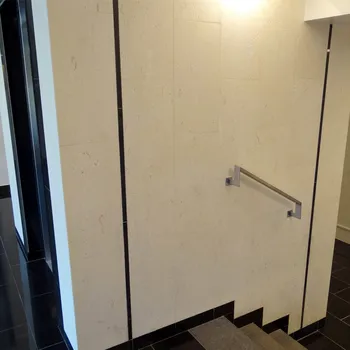 Obklad Vápenec Emelas Beige kartáčovaný 61x61x1,2 cm