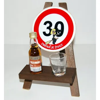 Žertovný předmět Stojan s panákem a flaštičkou k výročí narození