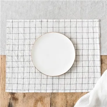 prostírání Set lněných kostkovaných prostírání