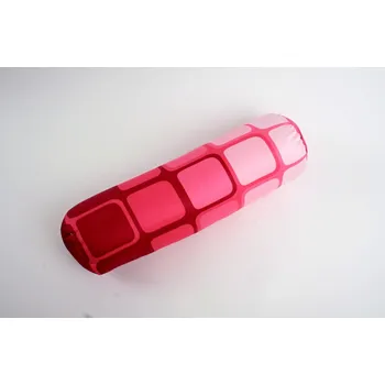 Dekorativní polštářek Dekorační válec - duté vlákno délka 50x15 cm/červené kostky