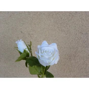 Svatební dekorace růžička bílá s poupětem