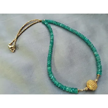 Náhrdelník Náhrdelník smaragd, pozlacený stříbrný bali korál