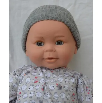 Panenka Miminko Carol v šedé čepičce od firmy Lamagik ze Španělska (španělská panenka Carol - 50 cm)