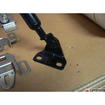 Přívěs k motorovému vozidlu Uchycení pístu - kloub závit M6