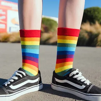 Svatební dekorace 4L Veselé ponožky - duha