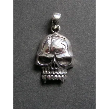 Přívěsek Upíří lebka - stříbrný přívěsek / přívěsek ze stříbra