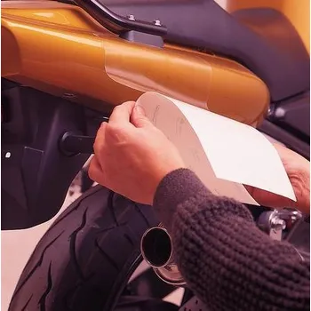 Polep vozidla Ochranná fólie transparentní 20x33 cm, pod zavazadla na motorku