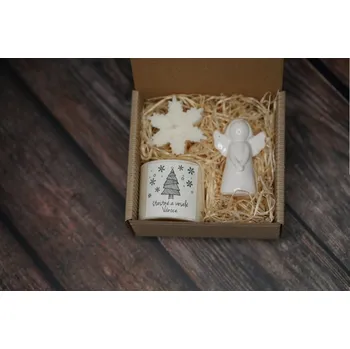 Svíčka Vánoční balení - AROMKA - Válec, průměr 5,4 cm, Vločka, Keramický anděl Vůně: Vanilka